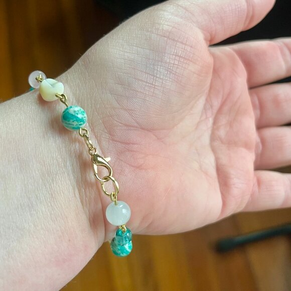 Marble and Pearl Random Stone Chain Bracelet - Picture 3 of 5